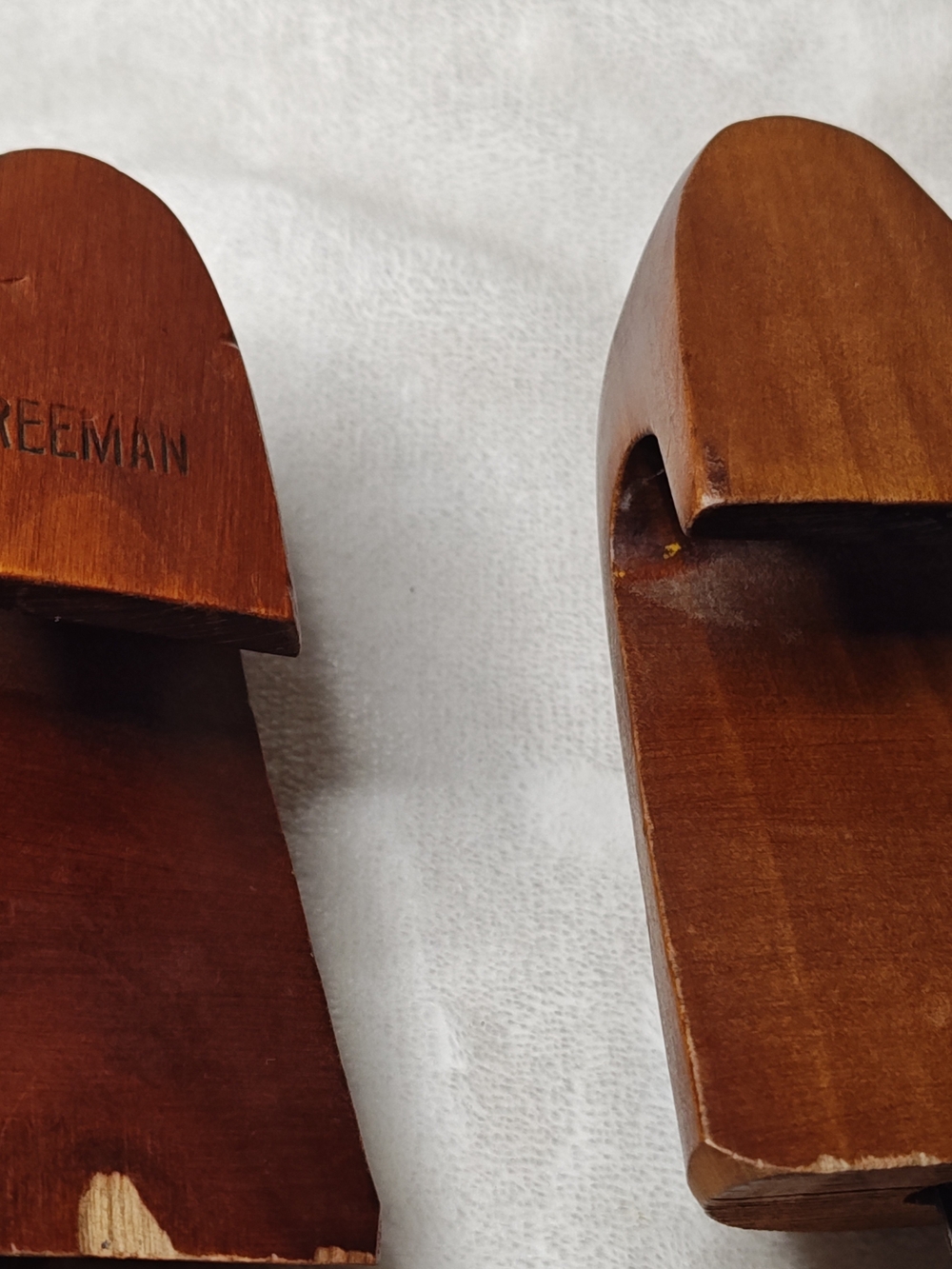 Vtg Pair of Wooden Cedar Shoe Forms Molds Stretchers Decoration 12" Freeman - Picture 3 of 4